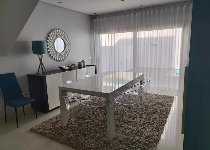 Sunset Street House * 로리냐