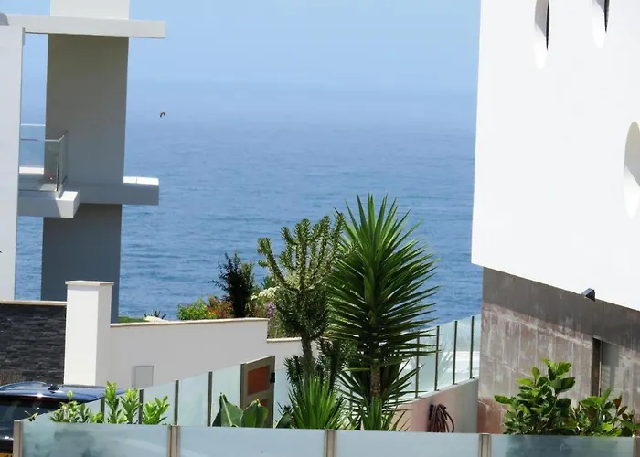 Sunset Street House 펜션 로리냐