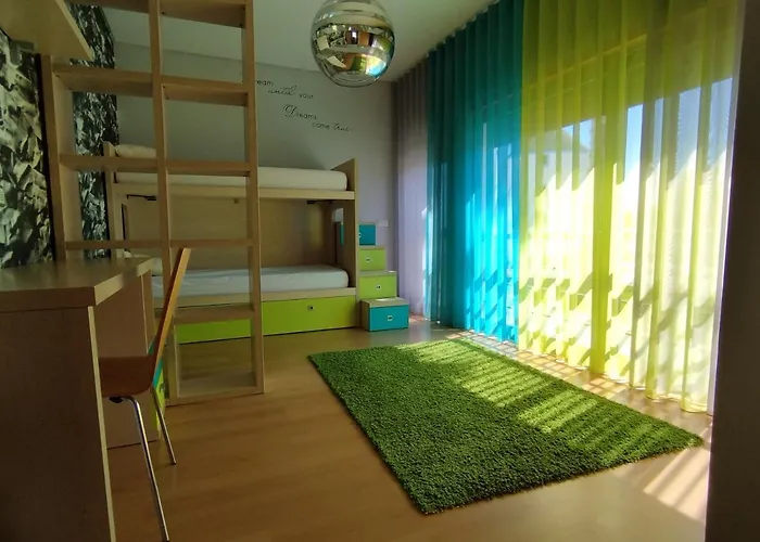 Sunset Street House 펜션 로리냐