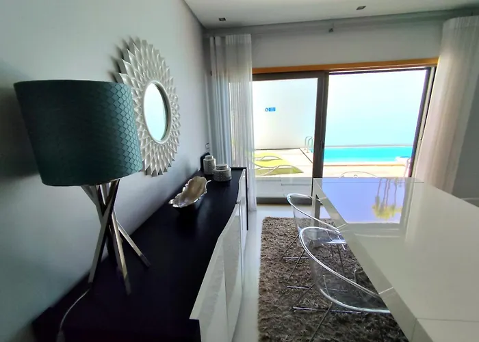 Sunset Street House 로리냐