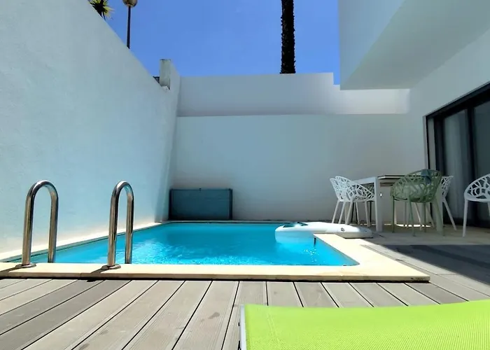 펜션 Sunset Street House 로리냐