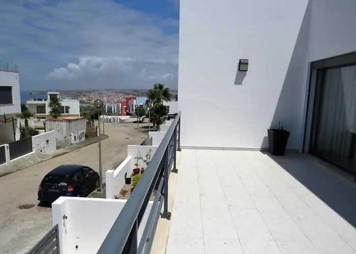 Sunset Street House בית נופש